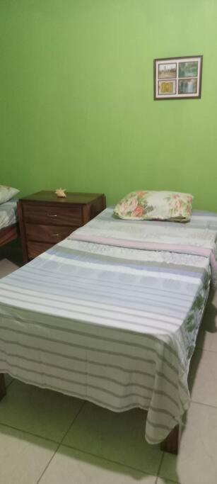 Cheerful 2-Bedroom Home In Falmouth Garden מראה חיצוני תמונה